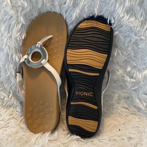 Vionic sandals, size 8, white in color never been worn. Great condition.